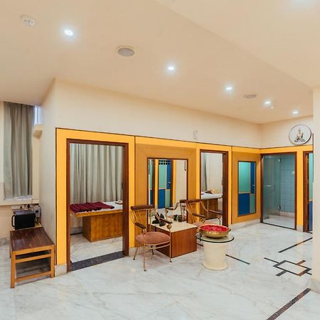 The Piccadily Hotel Lucknow Exterior photo