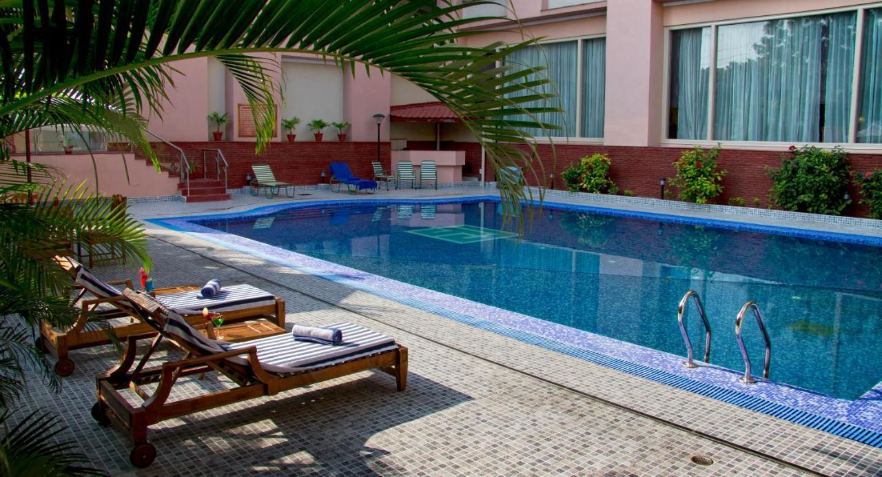 The Piccadily Hotel Lucknow Exterior photo