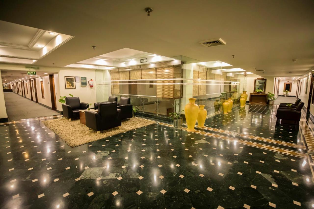 The Piccadily Hotel Lucknow Exterior photo