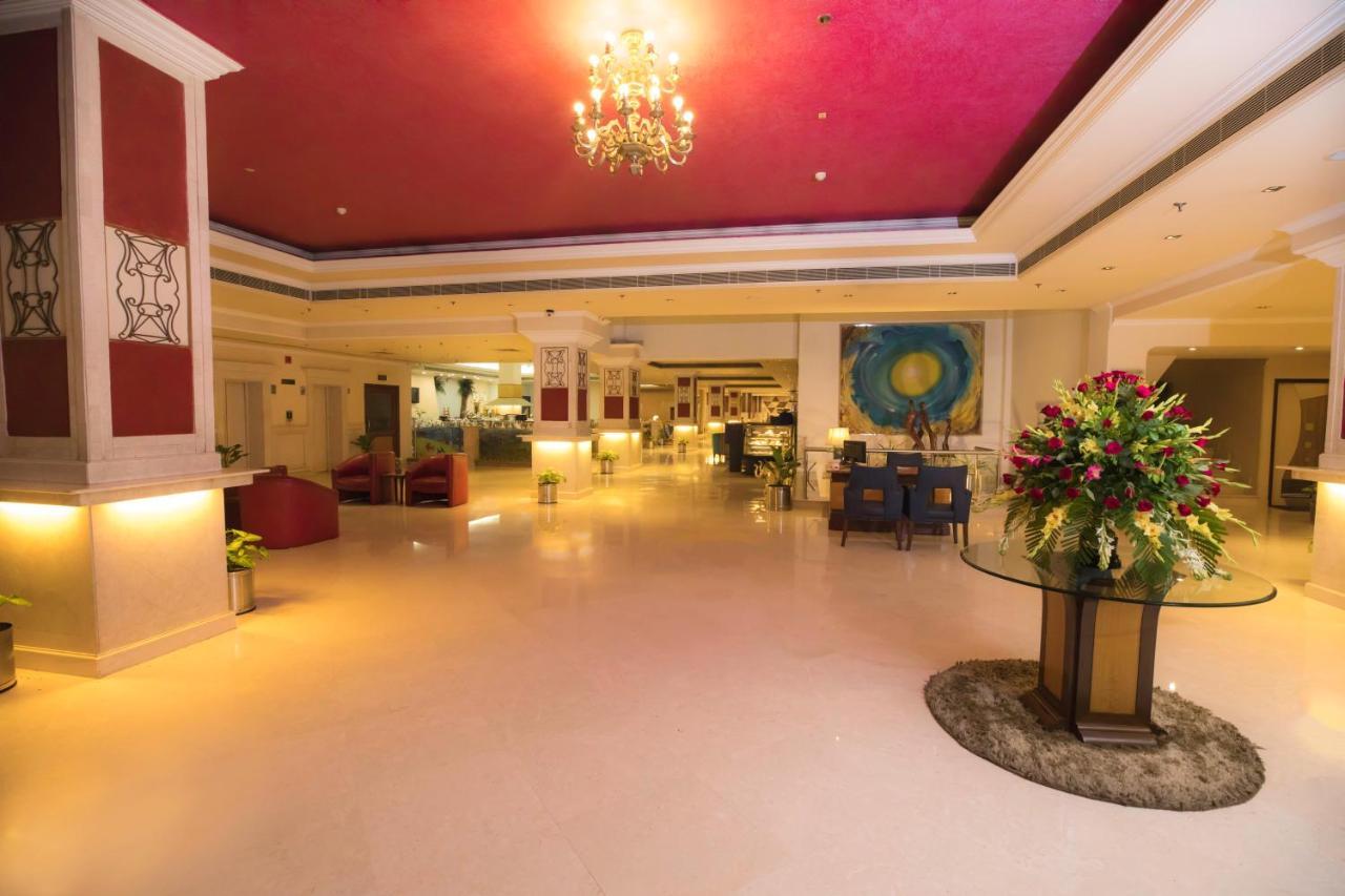 The Piccadily Hotel Lucknow Exterior photo