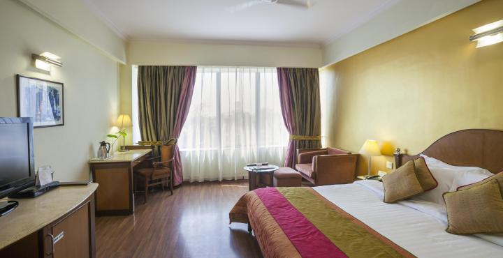 The Piccadily Hotel Lucknow Exterior photo