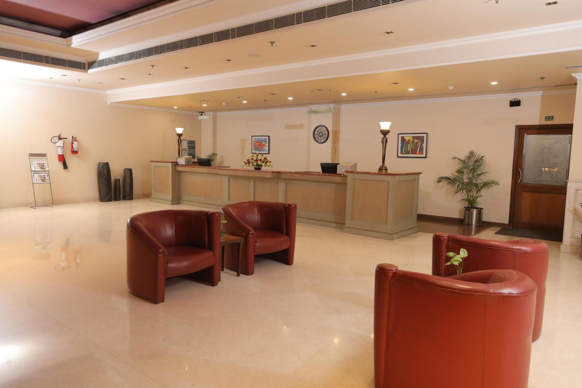 The Piccadily Hotel Lucknow Exterior photo